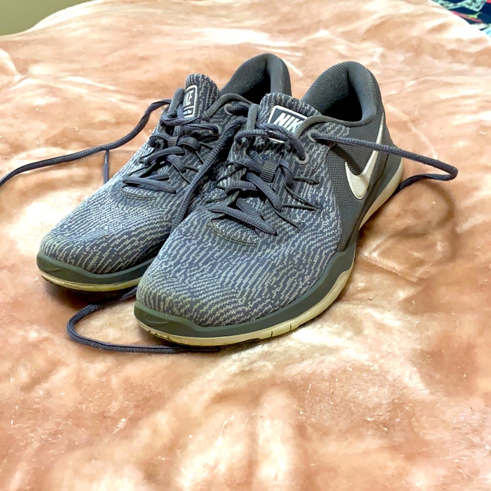 Nike shoes size 6.5